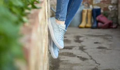 Isla - White Calf / Studs